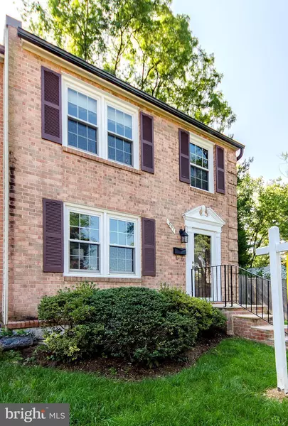 351 GUNDRY DR, Falls Church, VA 22046