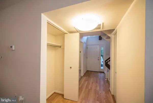 Reston, VA 20191,2319 EMERALD HEIGHTS CT