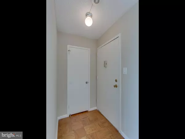 Alexandria, VA 22302,2500 VAN DORN ST N #1222