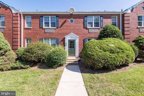 9 AUBURN CT #D, Alexandria, VA 22305