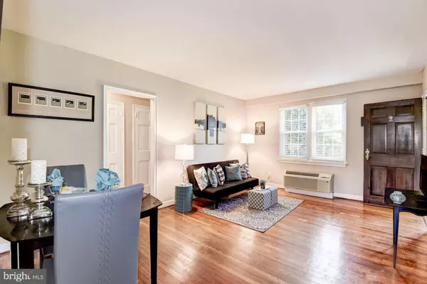 Alexandria, VA 22305,9 AUBURN CT #D