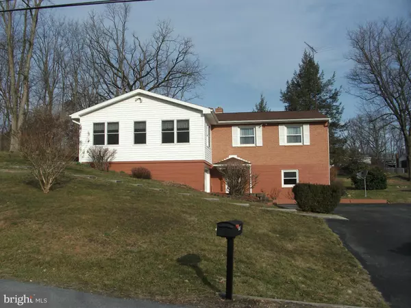 Greencastle, PA 17225,895 WOODLAND PKWY