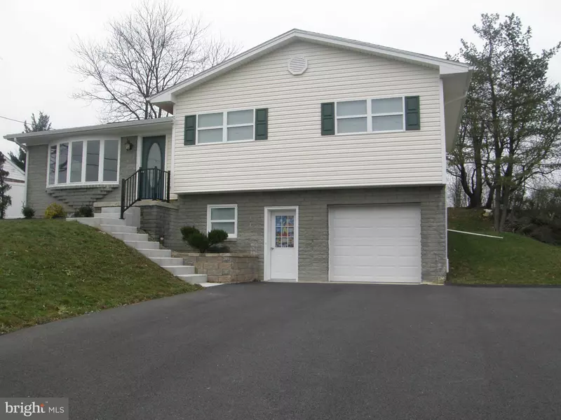 145 HIGHLAND DR, Chambersburg, PA 17202