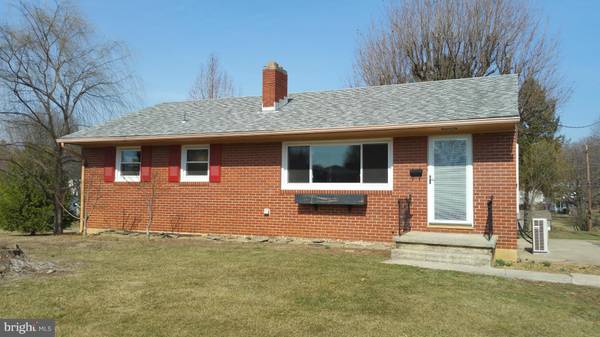 325 9TH ST W, Waynesboro, PA 17268