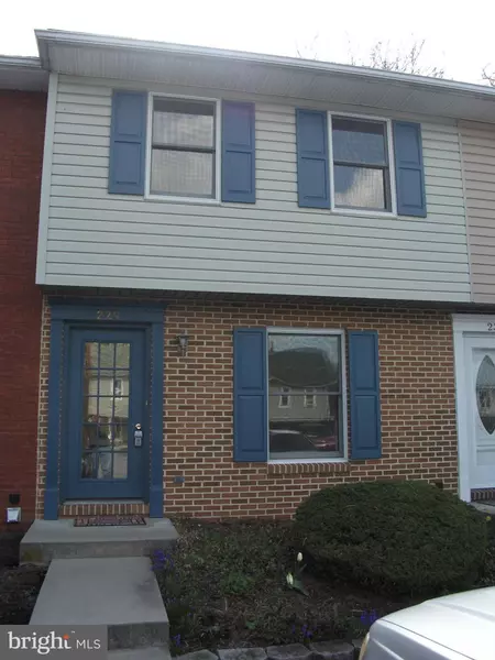 229 RINGGOLD ST, Waynesboro, PA 17268