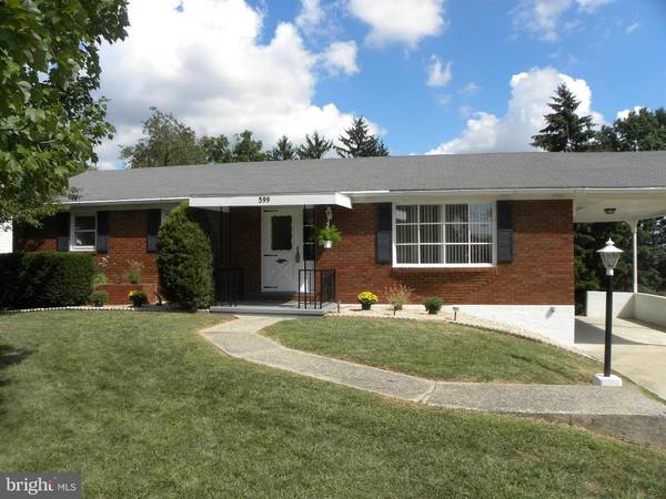 599 LINDIA DR, Chambersburg, PA 17202