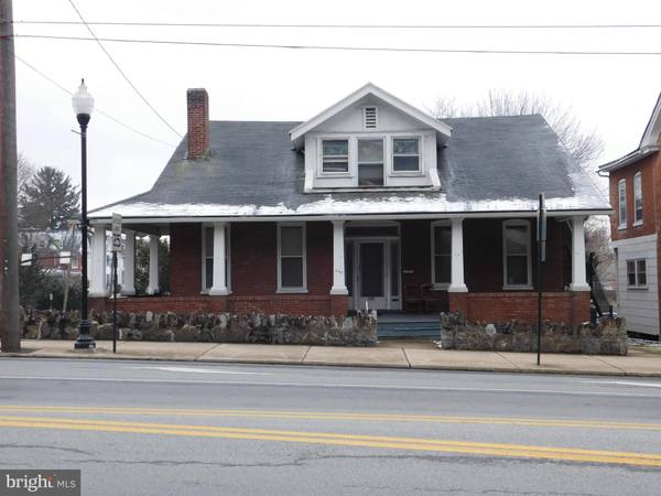 250 MAIN ST E, Waynesboro, PA 17268