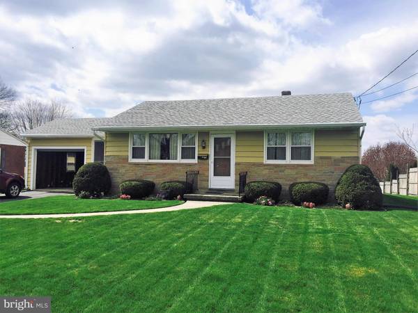 216 STRICKLER AVE, Waynesboro, PA 17268