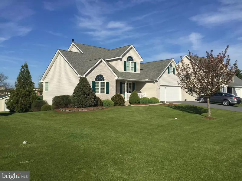 992 CRANBERRY DR, Chambersburg, PA 17202