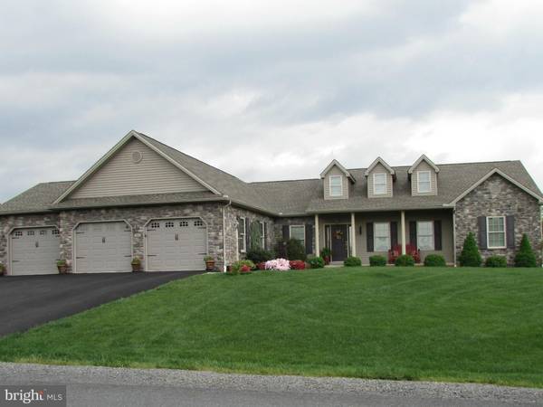 126 SUMMER BREEZE LN, Chambersburg, PA 17202