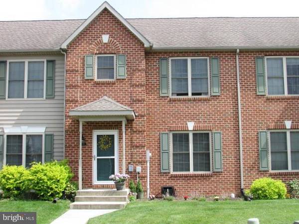 1982 ASHLEY DR, Chambersburg, PA 17201