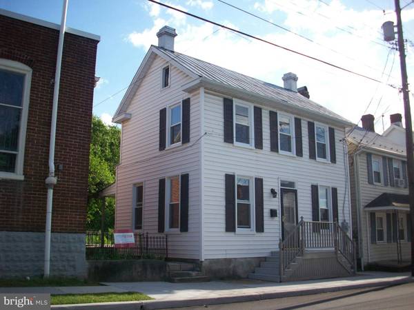 51 FRANKLIN ST E, Greencastle, PA 17225