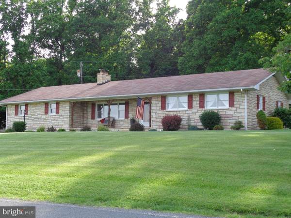 713 APPLEWAY, Saint Thomas, PA 17252