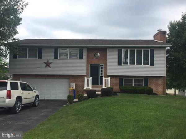 1673 STROHM DR, Chambersburg, PA 17202