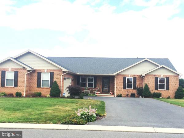 5629 WHINSTONE WAY, Chambersburg, PA 17202