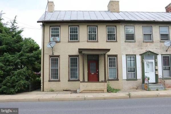 385 QUEEN ST E, Chambersburg, PA 17201