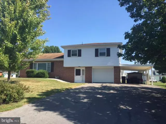 1608 RICHARD AVE, Chambersburg, PA 17201