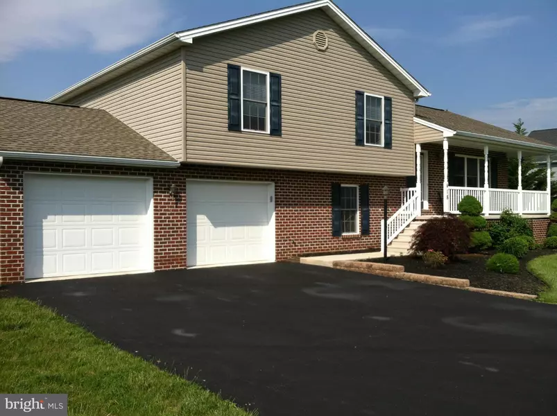 418 TERRILYNN DR, Chambersburg, PA 17202