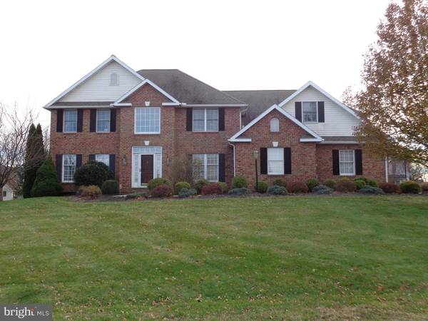 3166 ST ANDREWS DR, Chambersburg, PA 17202