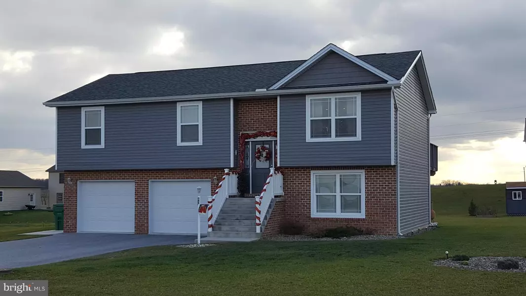 63 NOBLE DR, Shippensburg, PA 17257