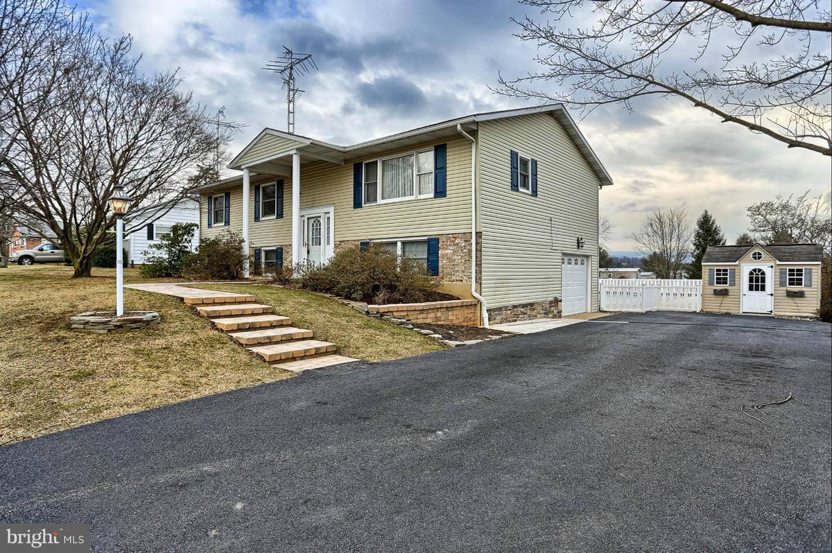 Shippensburg, PA 17257,8114 SCENIC DR