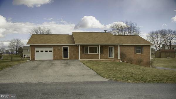 930 BARD DR, Chambersburg, PA 17202