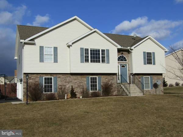 118 QUENTIN CIR, Shippensburg, PA 17257