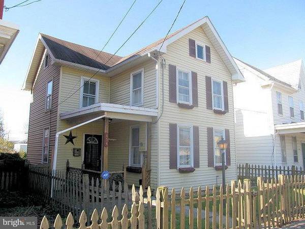 454 QUEEN ST E, Chambersburg, PA 17201