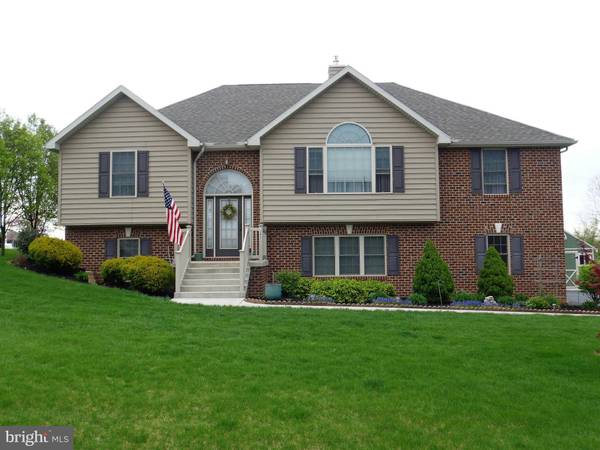 1362 HUNTERS CHASE, Chambersburg, PA 17202