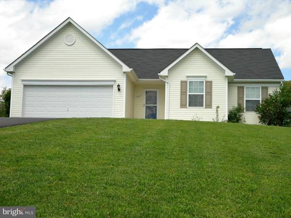 6845 APPLETON DR, Fayetteville, PA 17222