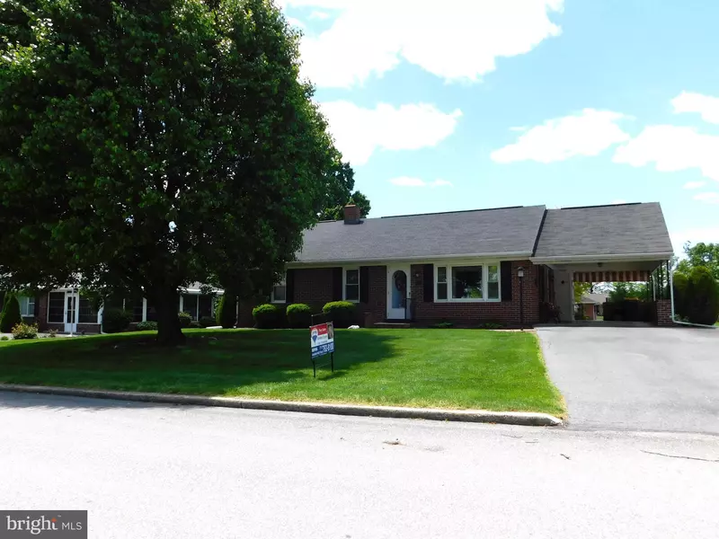 880 FAIRVIEW AVE, Waynesboro, PA 17268