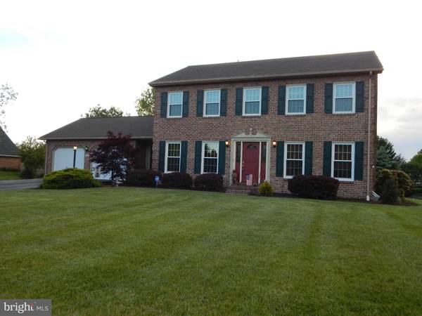 3321 SAINT ANDREWS DR, Chambersburg, PA 17202