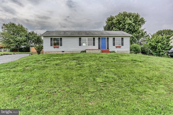 1094 CELESTE DR, Shippensburg, PA 17257