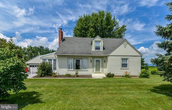 8205 WARM SPRING RD, Greencastle, PA 17225