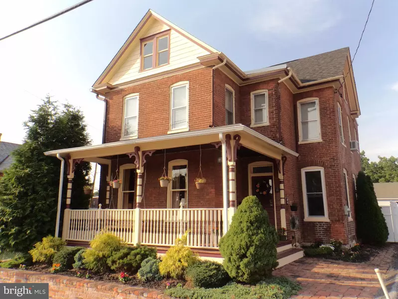 23 SECOND ST W, Waynesboro, PA 17268