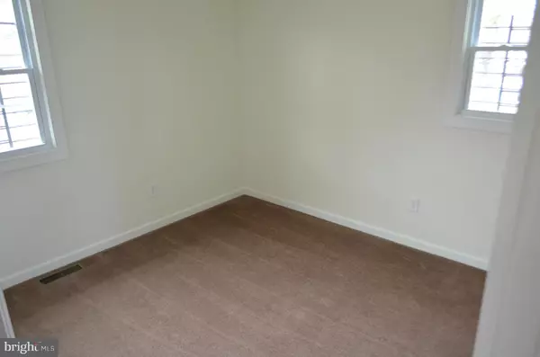 Capitol Heights, MD 20743,913 KAYAK AVE