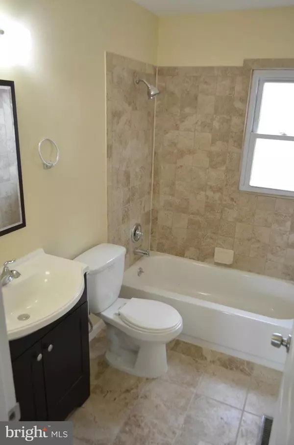 Capitol Heights, MD 20743,913 KAYAK AVE