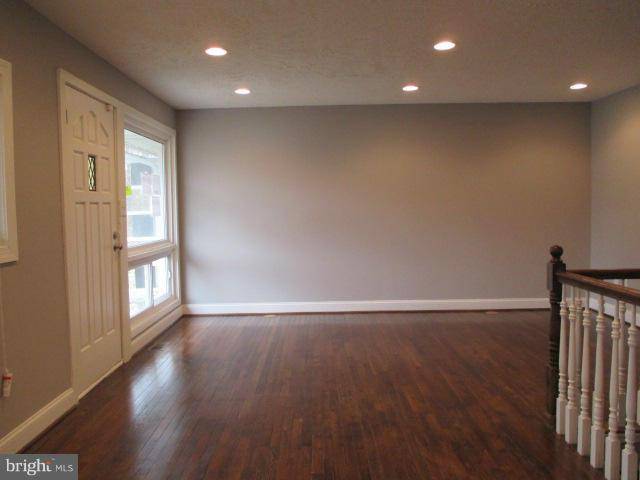 Landover, MD 20785,7908 ROXBURY CT