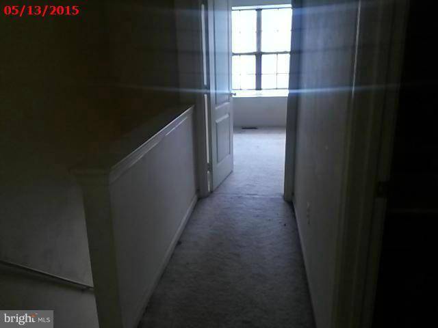 Springdale, MD 20774,9813 BERRYWOOD CT
