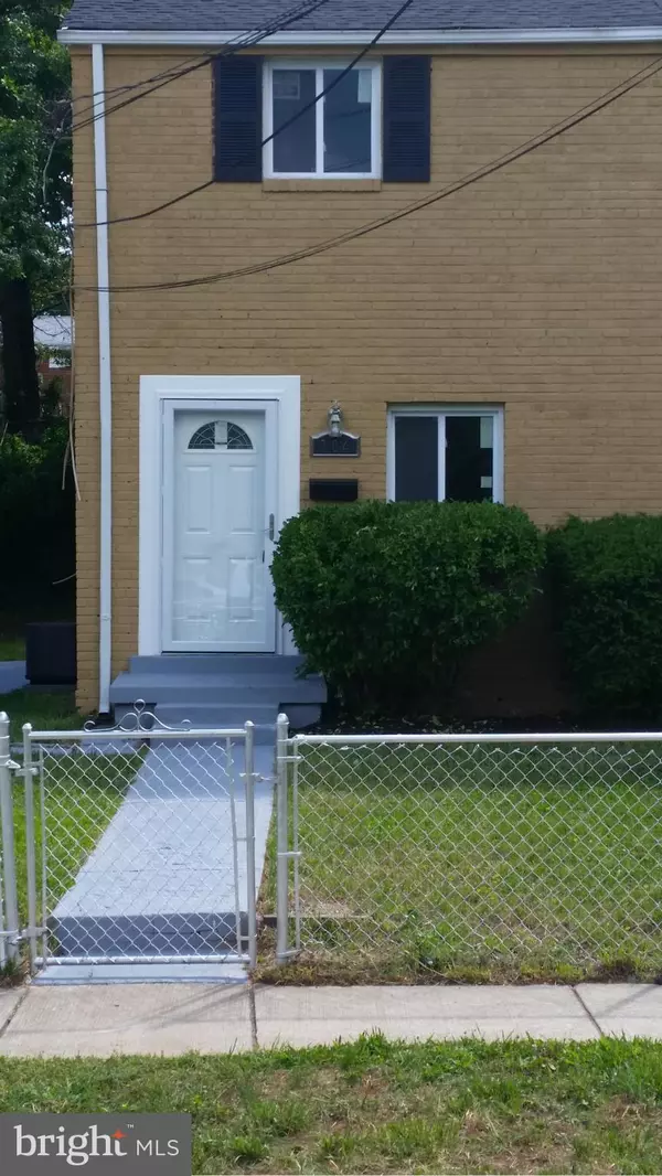 704 CABIN BRANCH DR, Capitol Heights, MD 20743