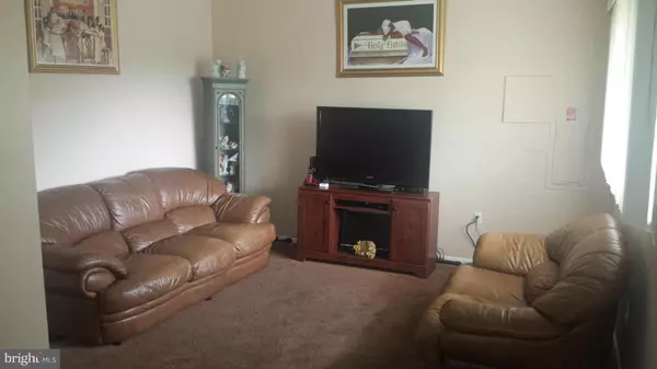 Capitol Heights, MD 20743,915 BALSAMTREE DR