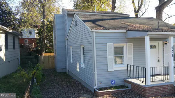 Capitol Heights, MD 20743,908 ELFIN AVE