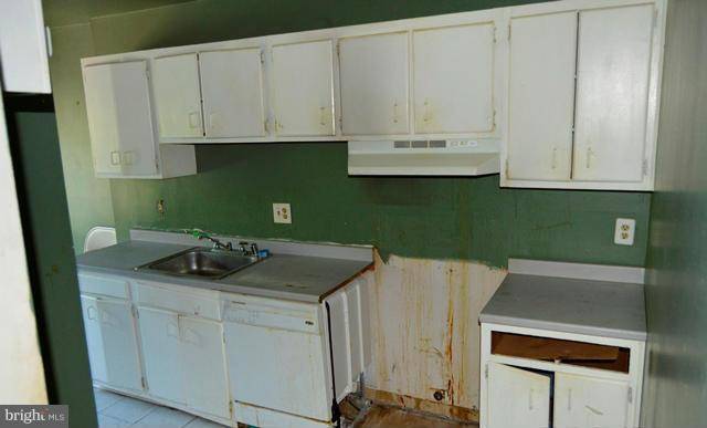 Laurel, MD 20707,15704 DORSET RD #204