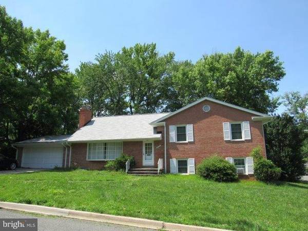 6804 CALVERTON DR, Hyattsville, MD 20782