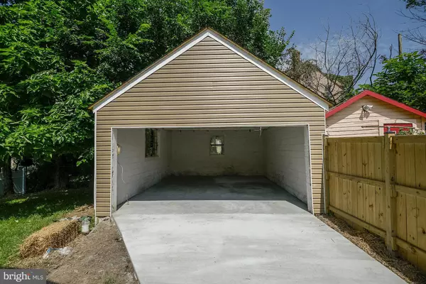 Capitol Heights, MD 20743,606 63RD ST