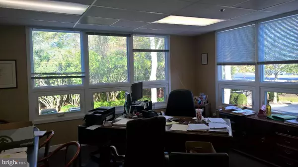 Bowie, MD 20716,4327 NORTHVIEW DR #27U