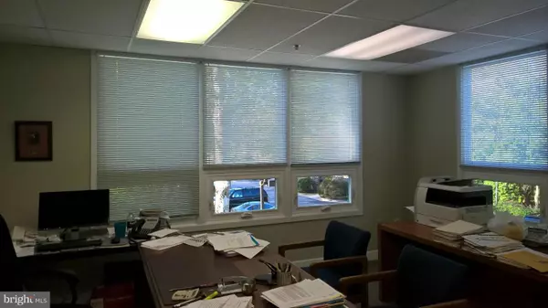 Bowie, MD 20716,4327 NORTHVIEW DR #27U