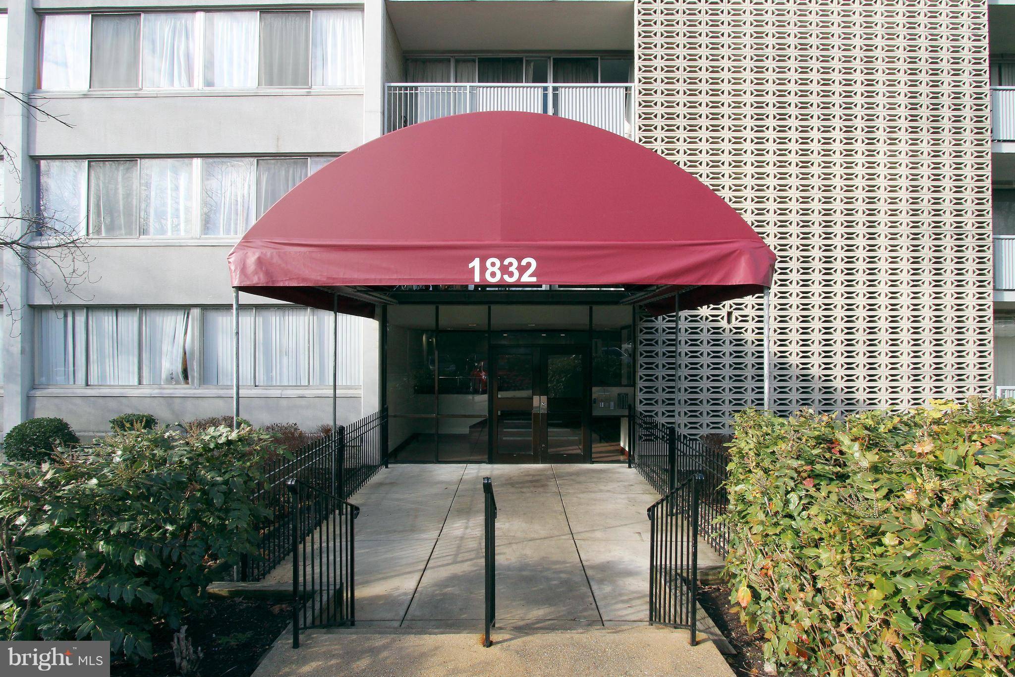 1832 METZEROTT RD #102, Adelphi, MD 20783