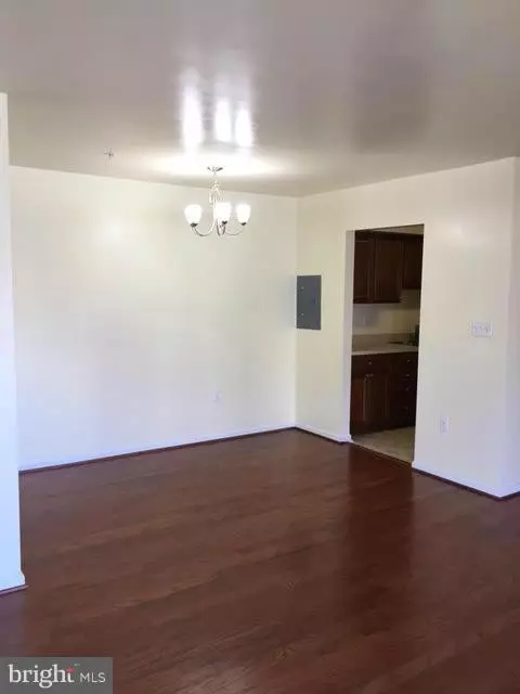 Bladensburg, MD 20710,5205 NEWTON ST #202
