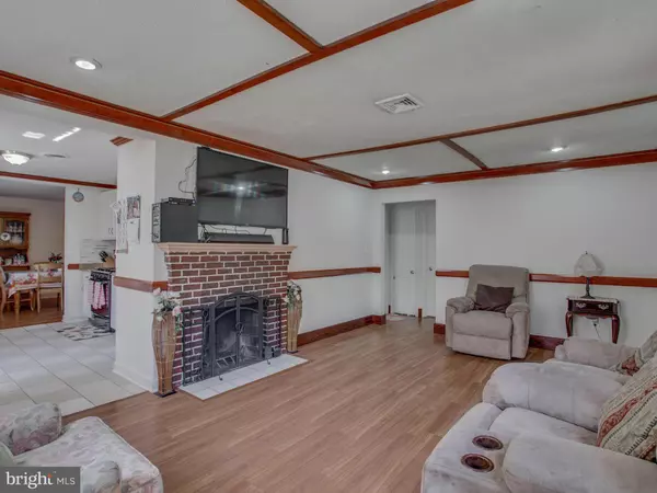 Hyattsville, MD 20784,4906 70TH PL